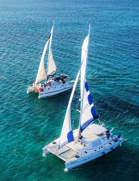 custom-catamaran-excursions